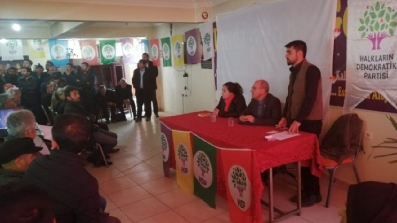 Erciş'te konuşan Ahmet Şık'tan Arvas'a yanıt: Halk en güçlü tokatı indirecektir