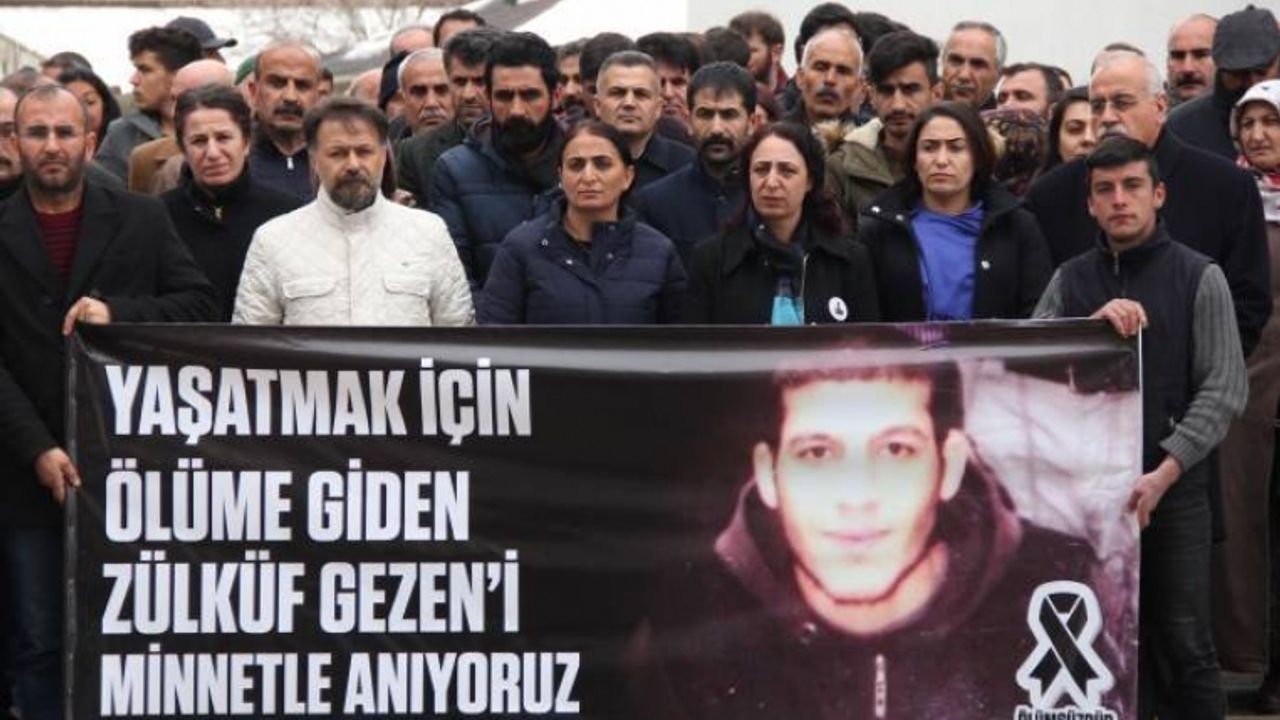Van ve Erciş'te Cezaevinde yaşamına son veren Zülküf Gezen için basın açıklaması yapıldı