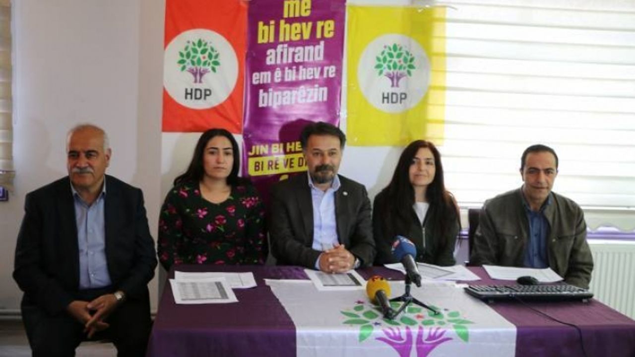 Van kayyımı 1 trilyon 389 milyar TL borç yaptı!