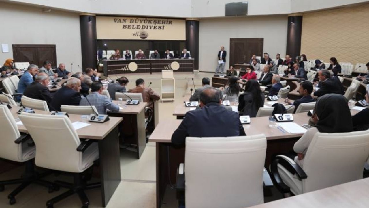 Van Büyükşehir Belediyesi’nde 17 komisyon kuruldu