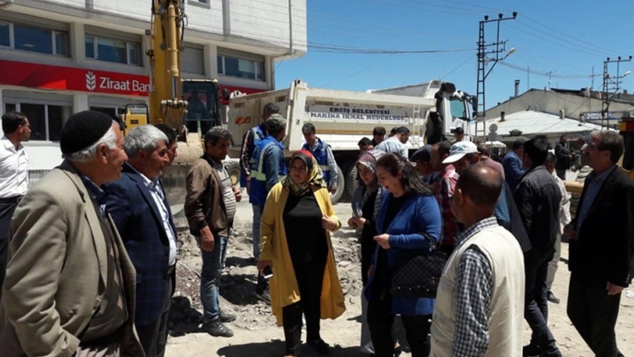 Eş Başkan Çetin, Kentsel Dönüşüm ve Çevre Düzenleme Çalışmalarını Yerinde İnceledi