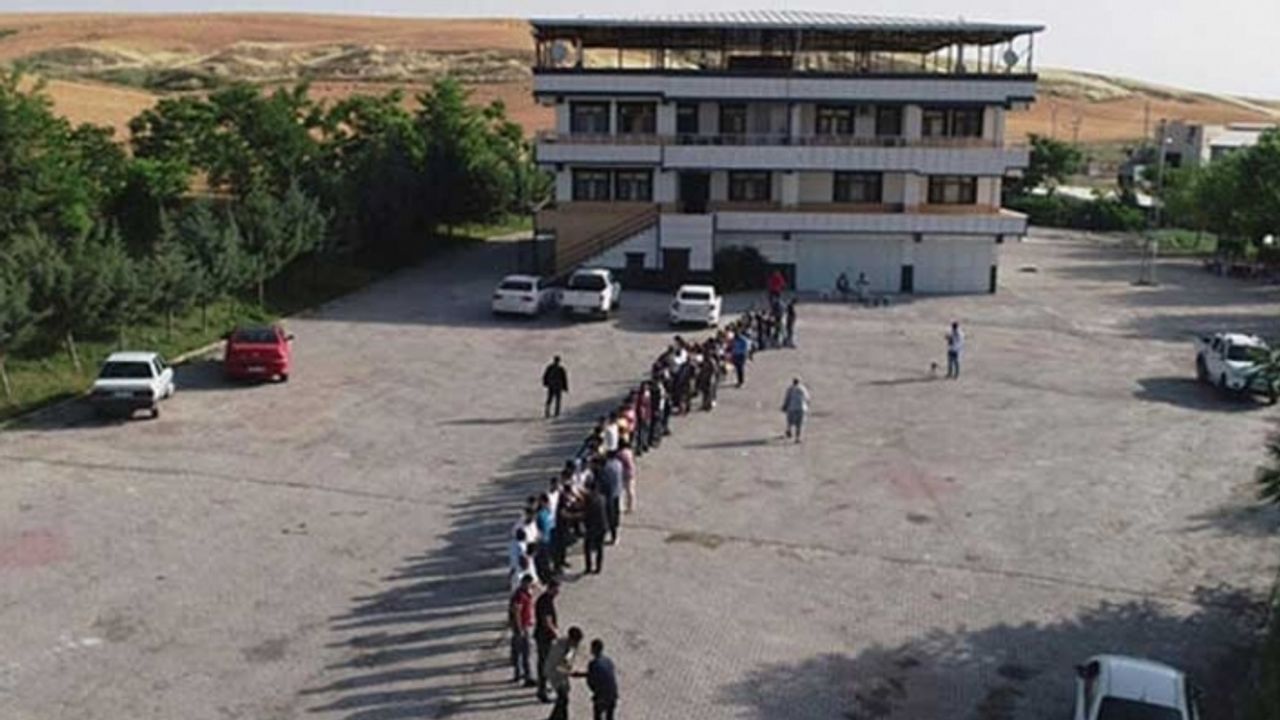 300 torun, 56 çocuk 'Hamo Ağa'nın bayramını kutladı