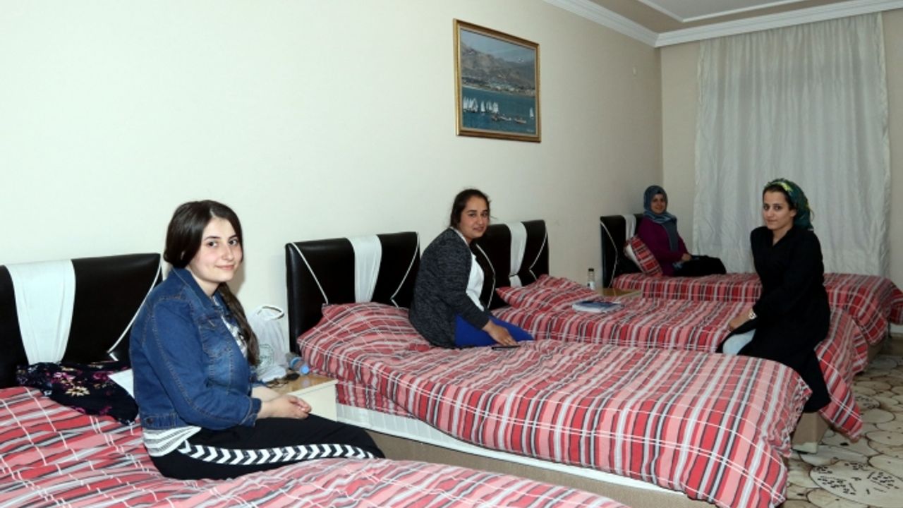 Van Büyükşehir Belediyesi YKS sınavına girecek öğrencileri misafir ediyor