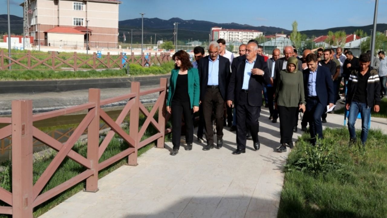 Van Büyükşehir Eşbaşkanı Avcı, Özalp ve Saray ilçelerinde incelemelerde bulundu