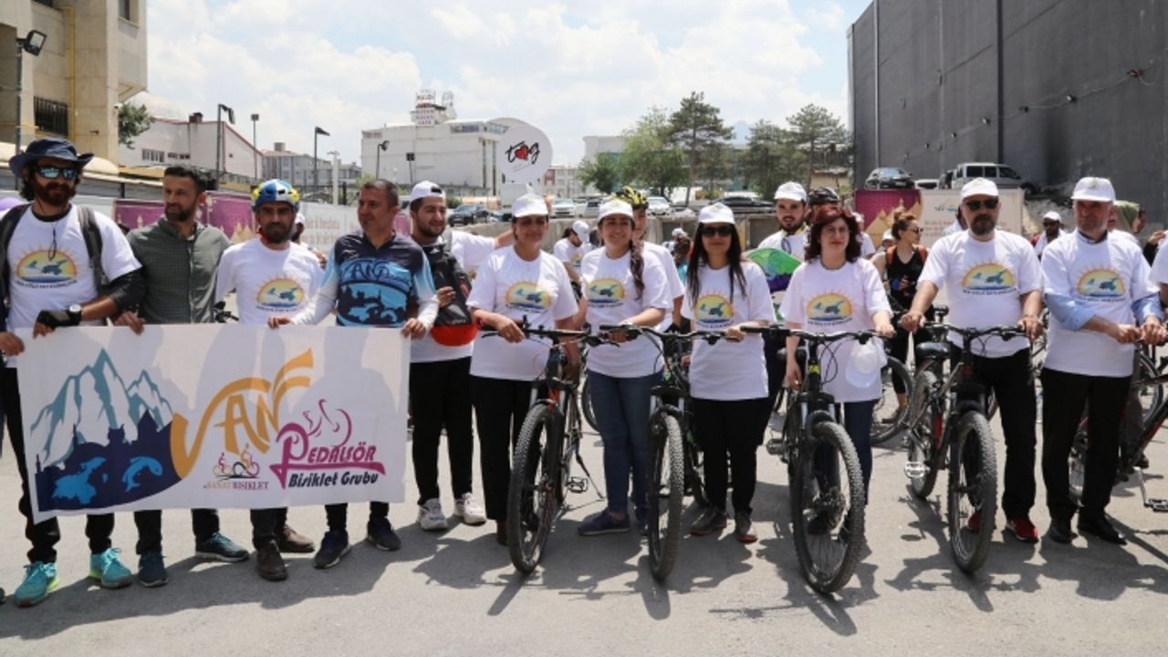 Van Gölü için pedal çevirdiler