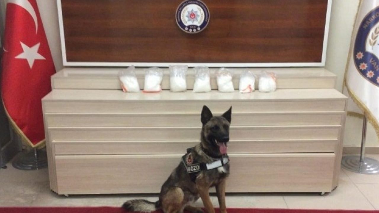 Van'da 3 kilo 425 gram metamfetamin ele geçirildi.