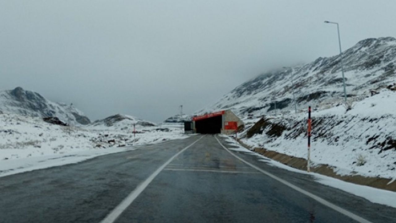 Van'a yılın ilk karı yağdı