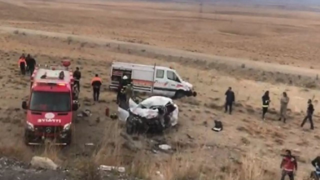 Van'da trafik kazası: 3 ölü, 4 yaralı