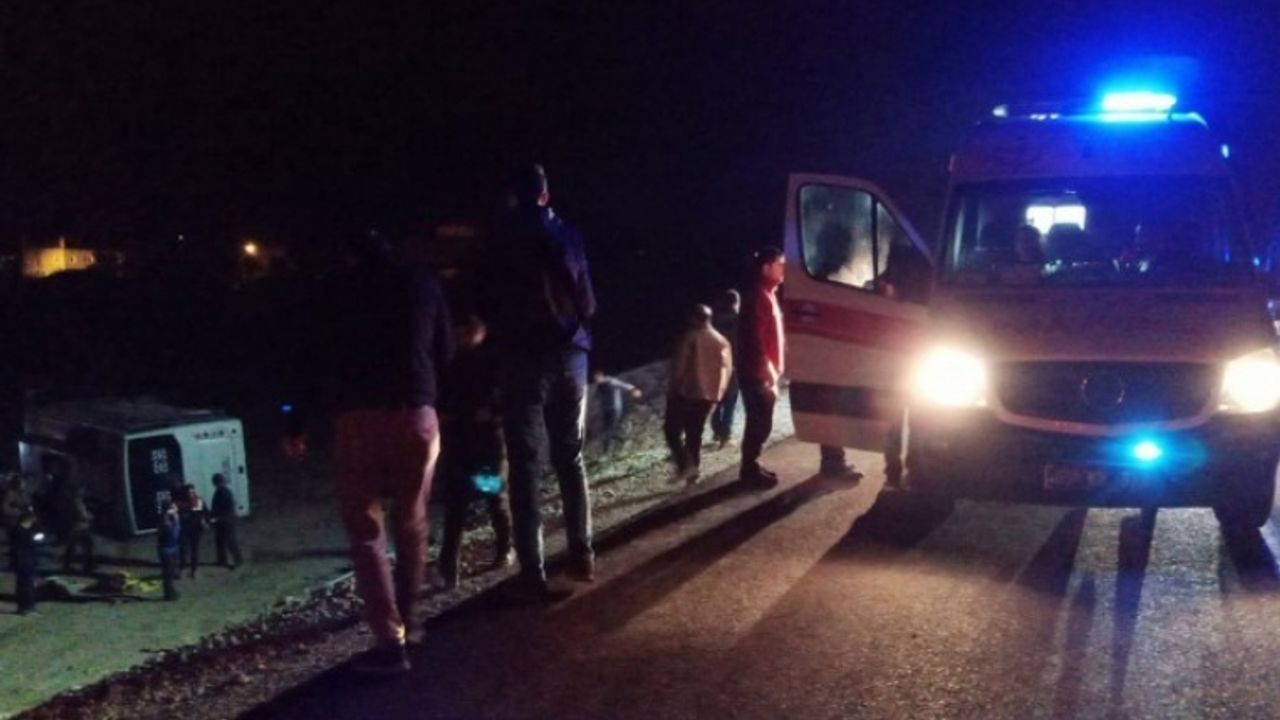 Van’da askeri araç kaza yaptı:26 yaralı