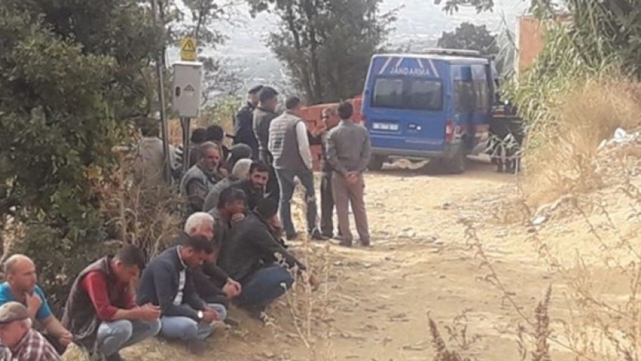 İzmir'de korkunç cinayet...Aynı aileden 4 kişi ölü bulundu