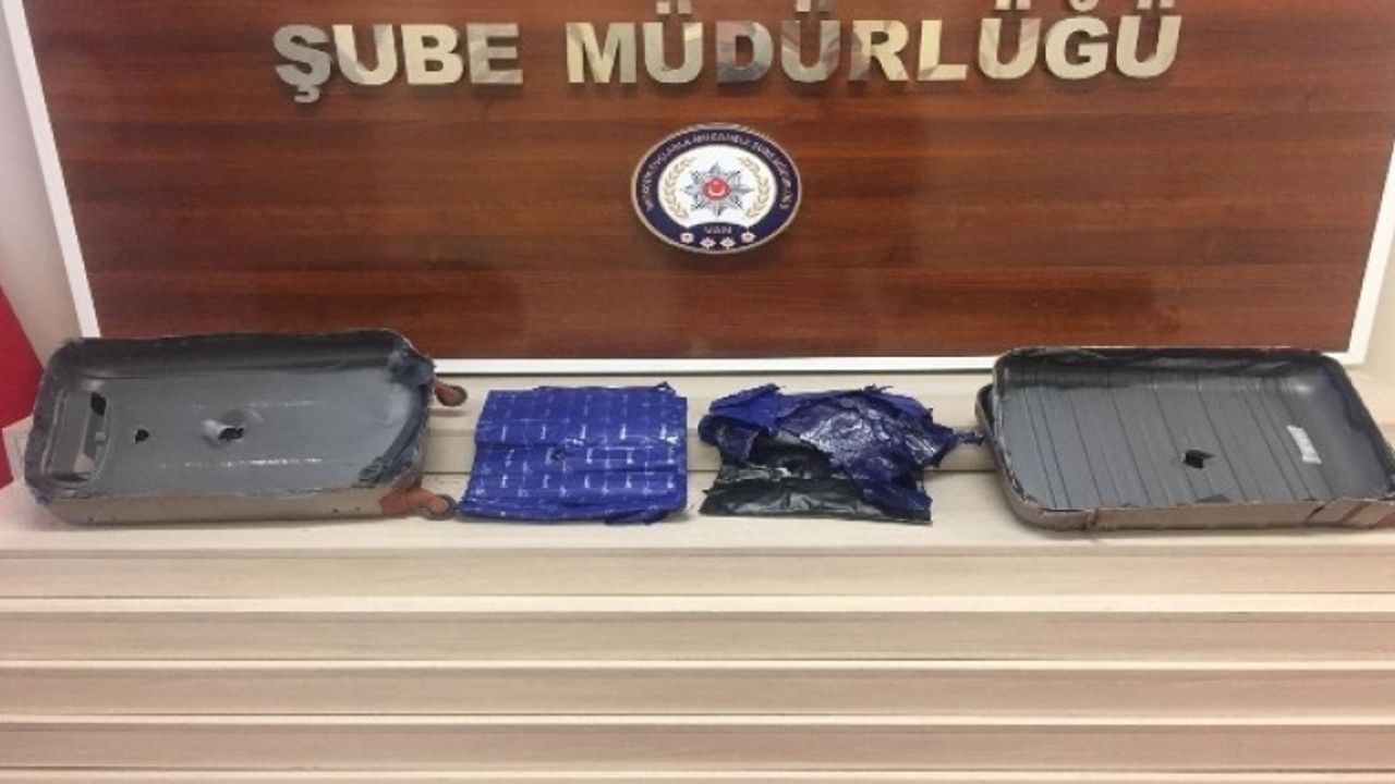 Van'da Uyuşturucuyla uçağa binmek isteyen İranlı yakalandı