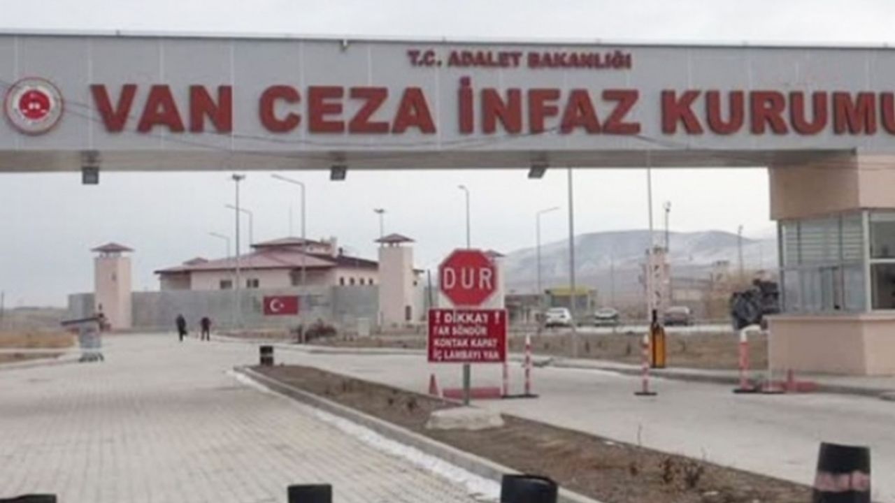 Van T Tipi Cezaevi’nde kadınlara çıplak arama dayatması