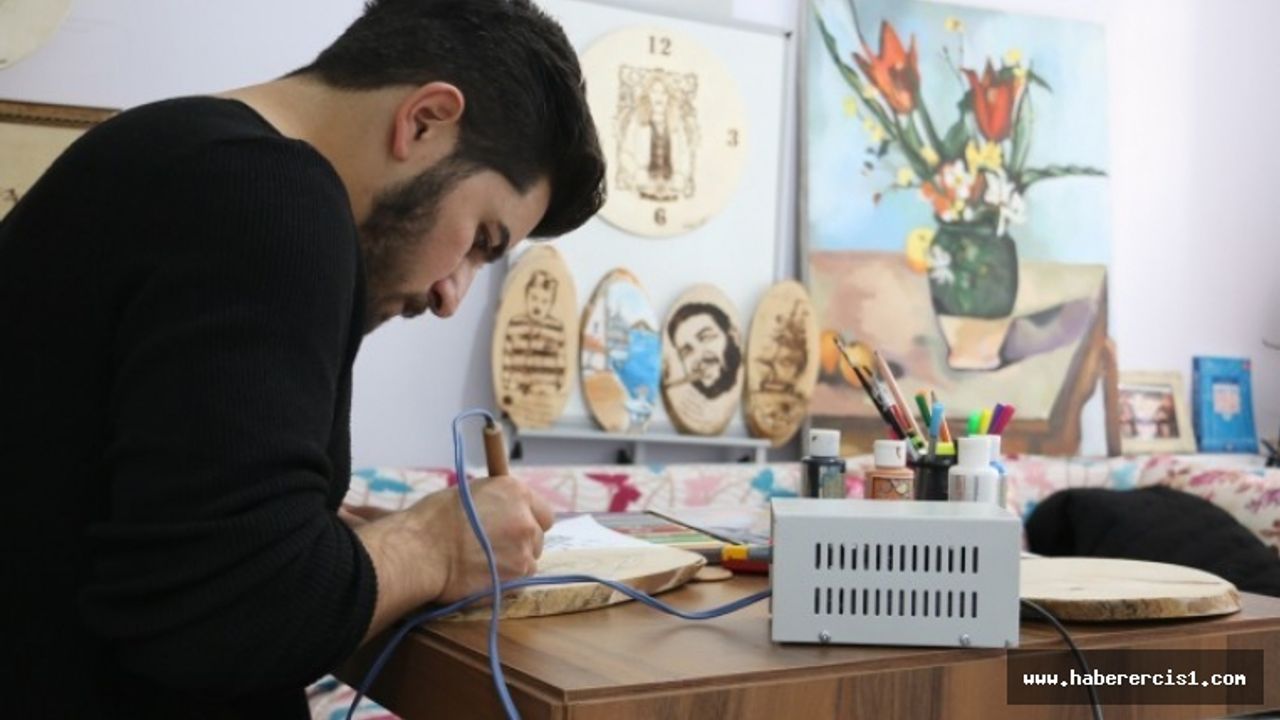 Van'da Mutfağını resim atölyesine çevirdi