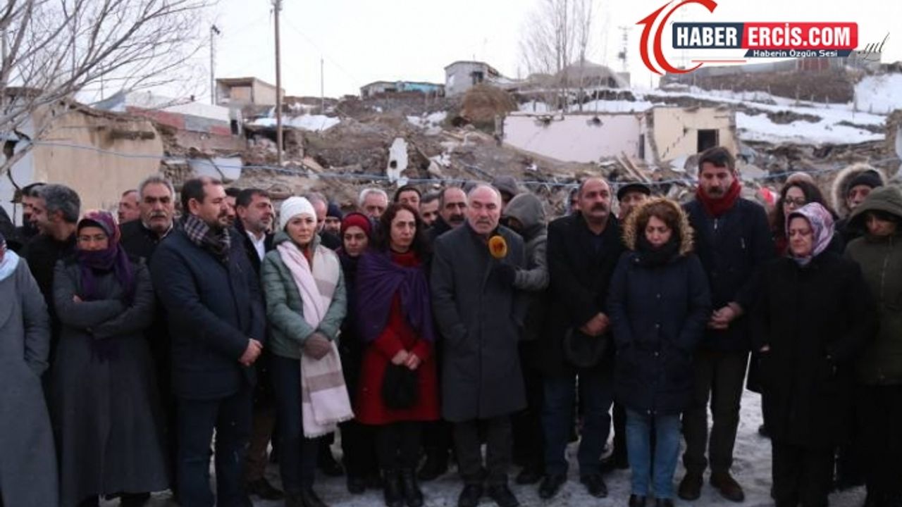 DTK, HDK, HDP ve DBP’den Van'da depremzedelere ziyaret:‘Yapıldı’ denilen çalışmalar yalan