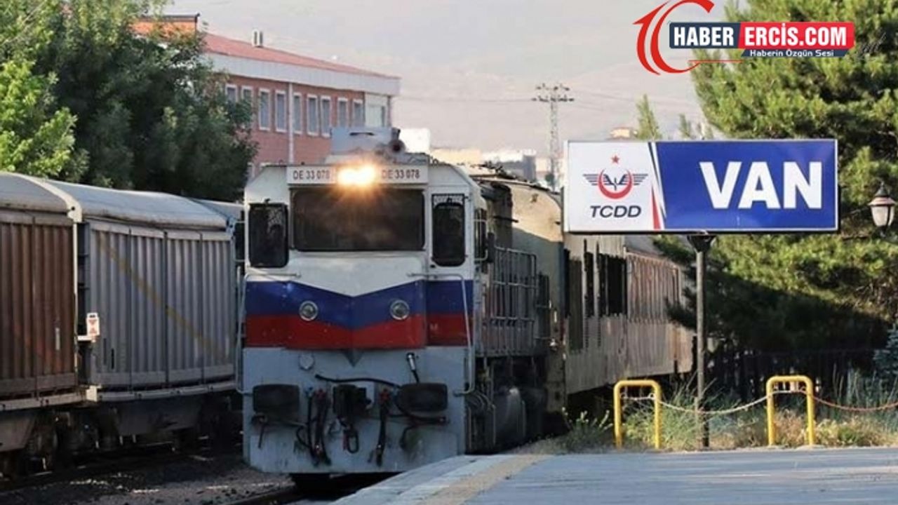 Türkiye İran'a tren seferlerini durdurdu
