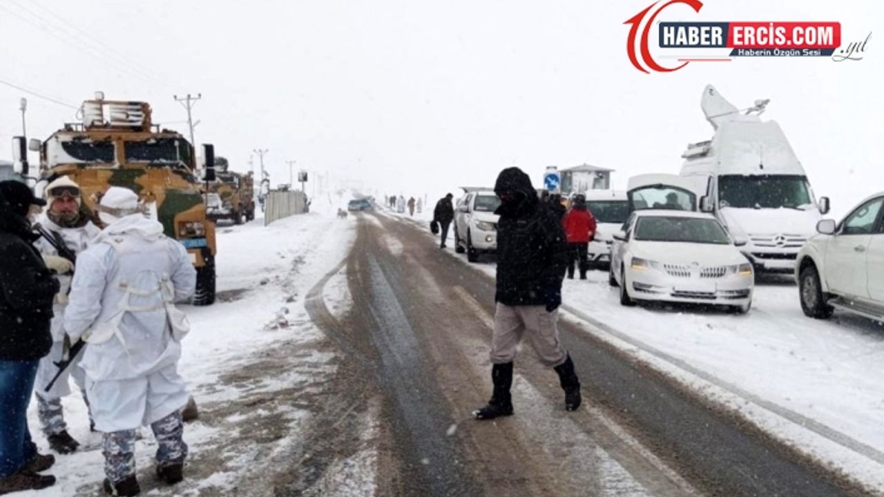 Van'da 41 kişinin Çığ altında,13 mültecinin de donarak öldüğü bölgelere ekip gönderildi