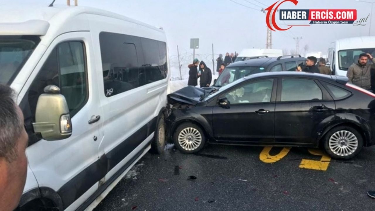 Van'da zincirleme kaza: 5 yaralı
