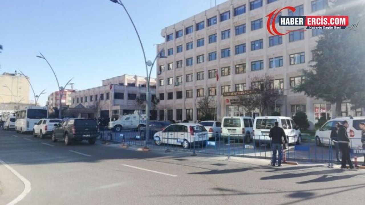 HDP Belediyelerine kayyım atandı: Eşbaşkanlar gözaltına alındı