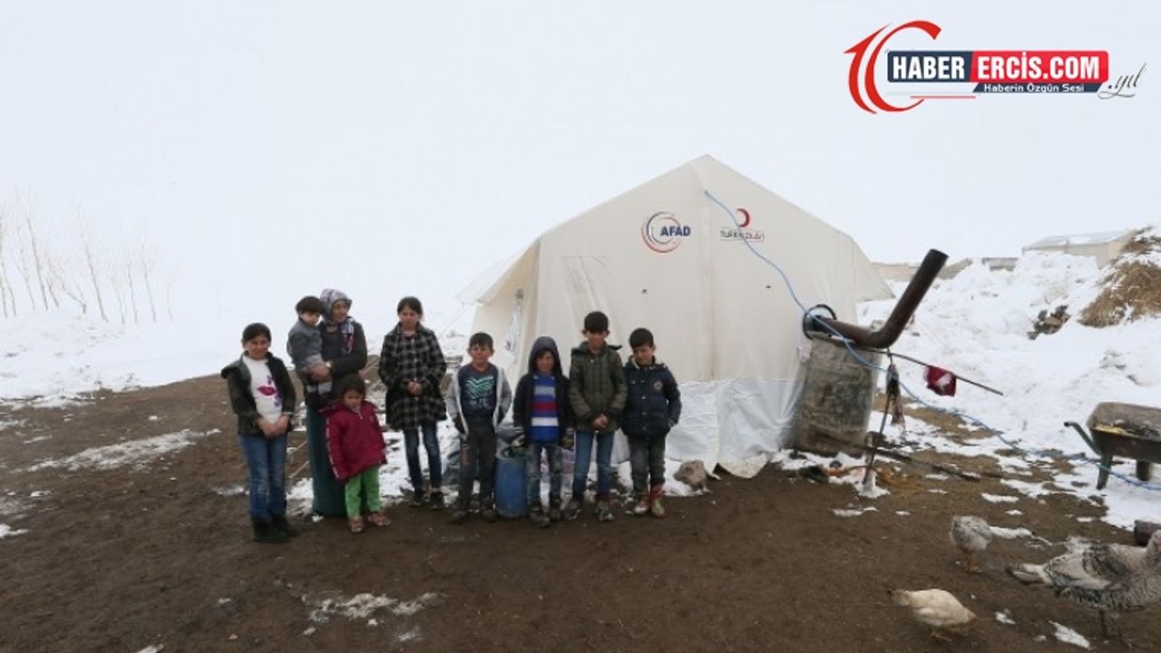 Van'da Depremzedeler temel ihtiyaçlarını karşılayamıyor