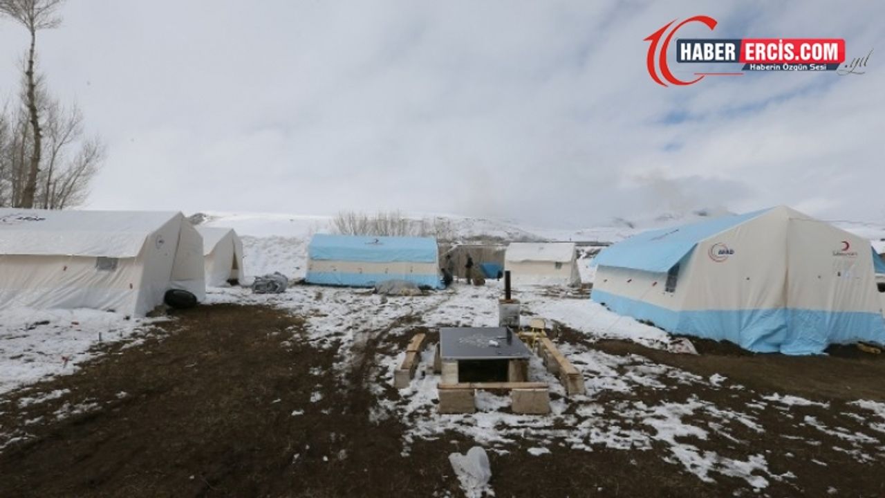 Van'da Depremzedelerin sorunları her gün biraz daha ağırlaşıyor