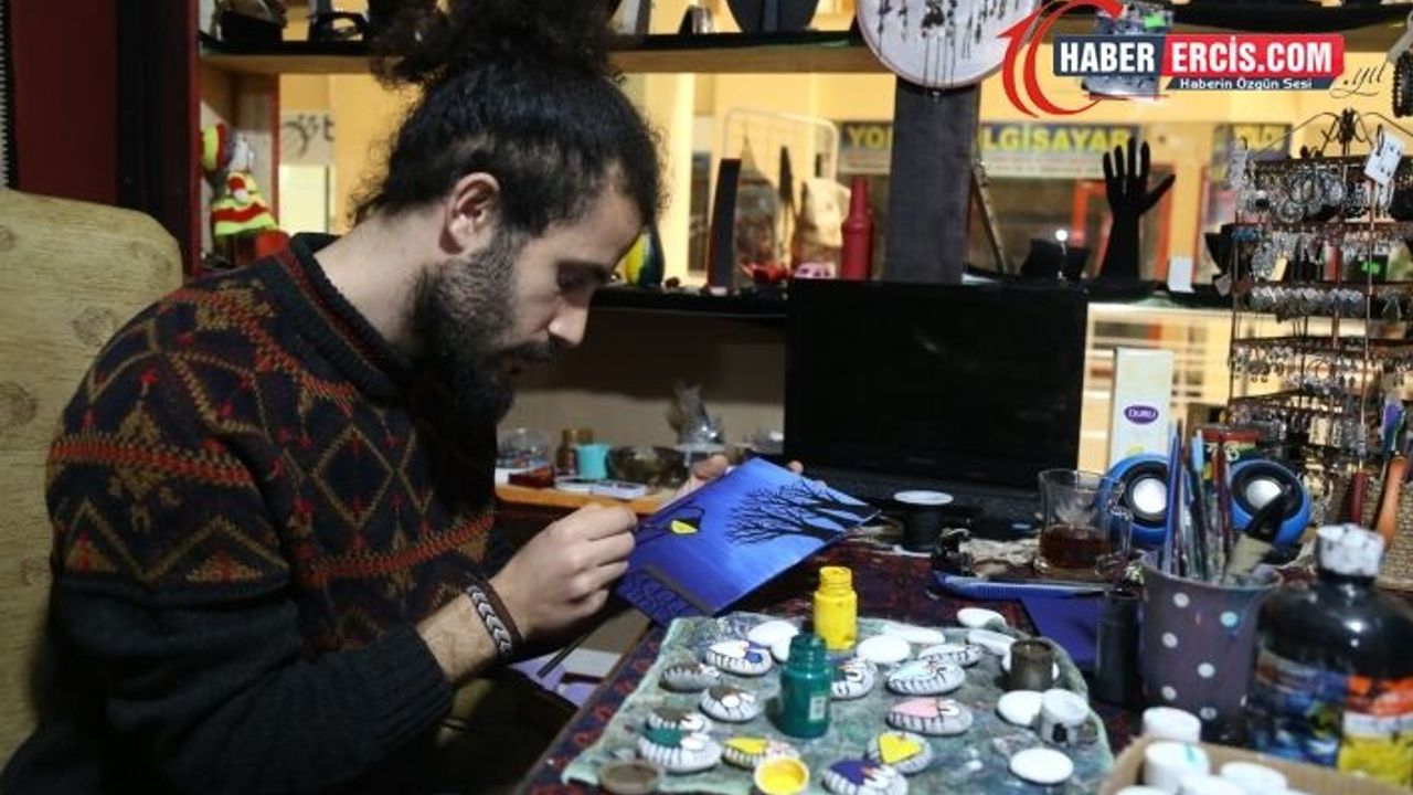 Van'da Eski halılar bilekliğe, taşlar tabloya dönüşüyor