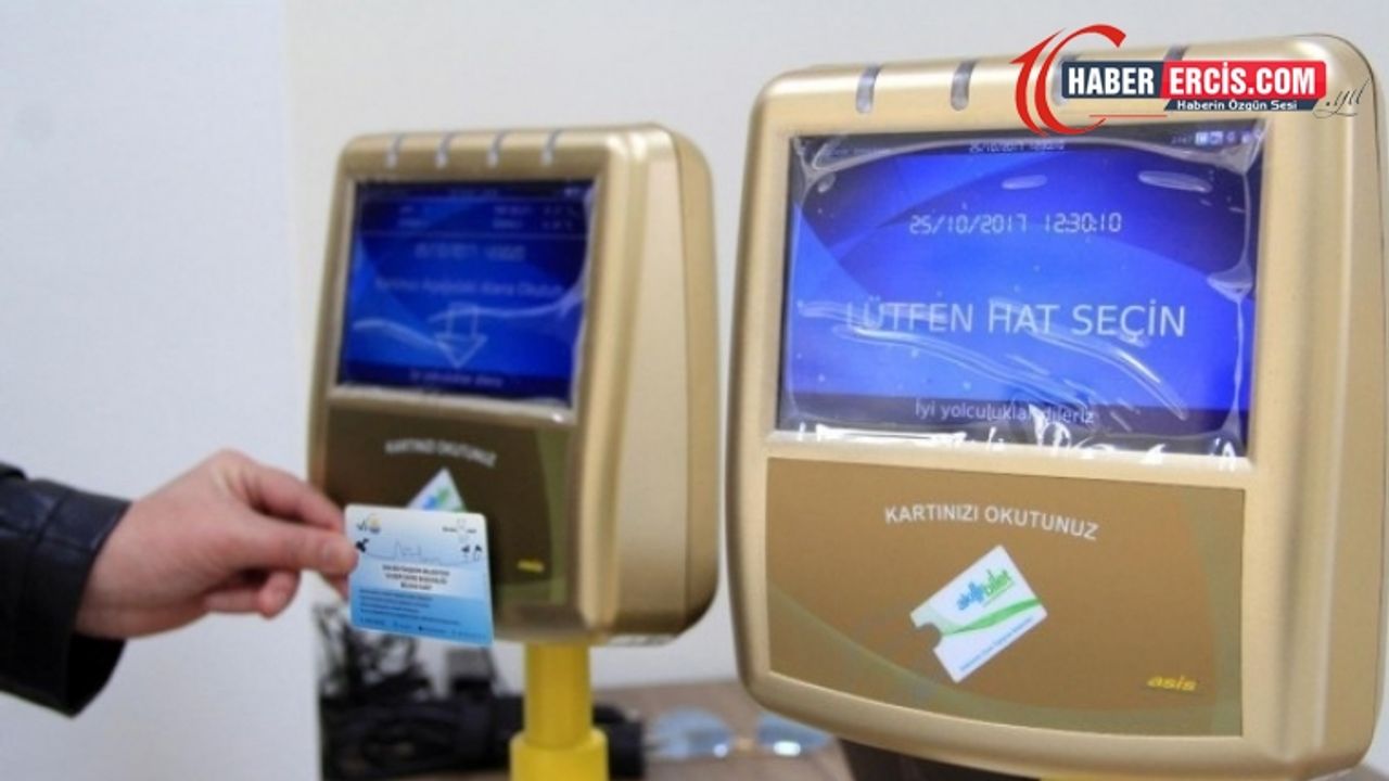 Van'da Kayyım gazetecilerin dışında herkese ücretsiz kart dağıttı
