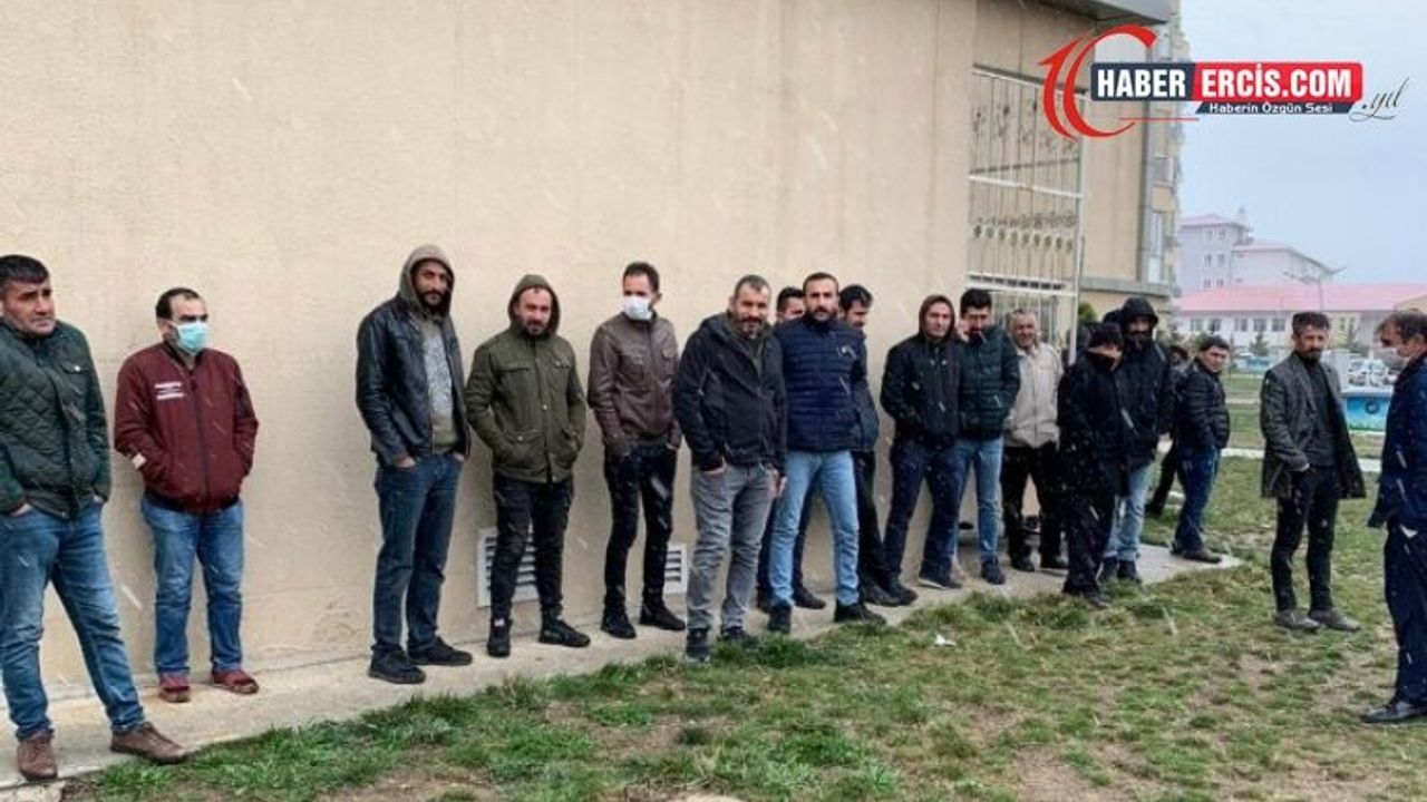 Van'da Kayyım yönetimi tarafından 'başarısız' sayılan işçilerden eylem