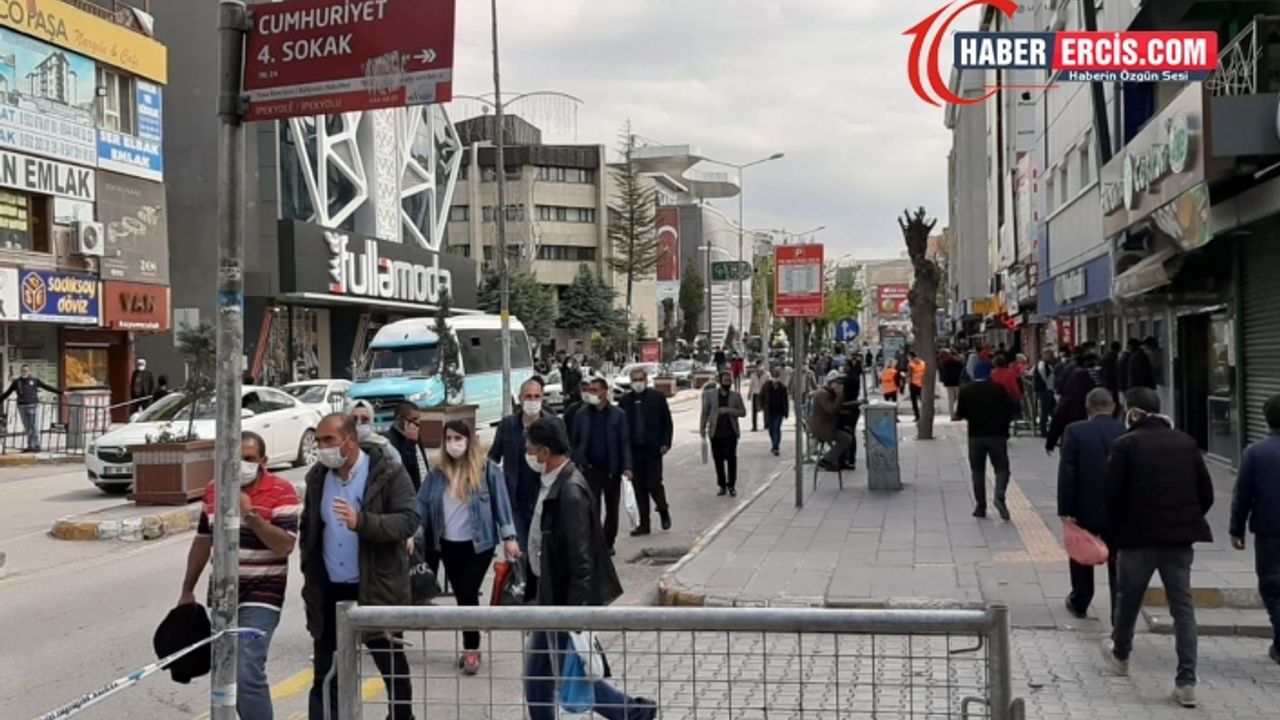 4 günlük sokağa çıkma yasağının ilk gününde marketler açık olacak