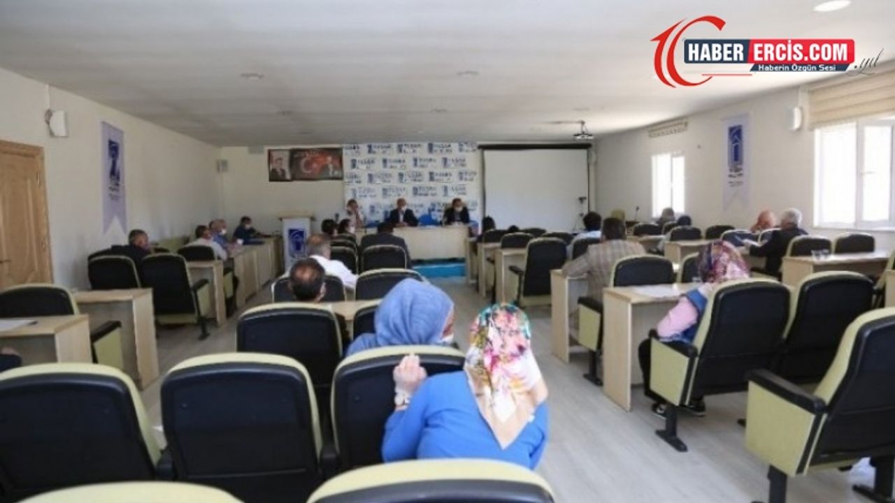 Van'da Tuşba Belediyesi meclis üyeleri ile birlikte 50 kişi karantinaya alındı
