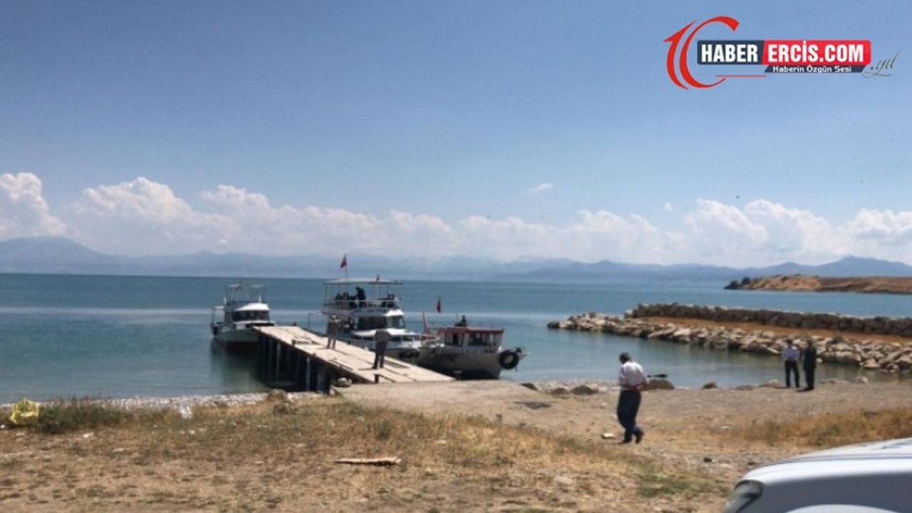 Van Gölü'nde mültecileri taşıyan tekne battı