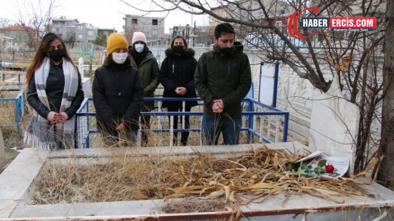 Van'da Meslektaşları Karaağar'ı mezarı başında andı