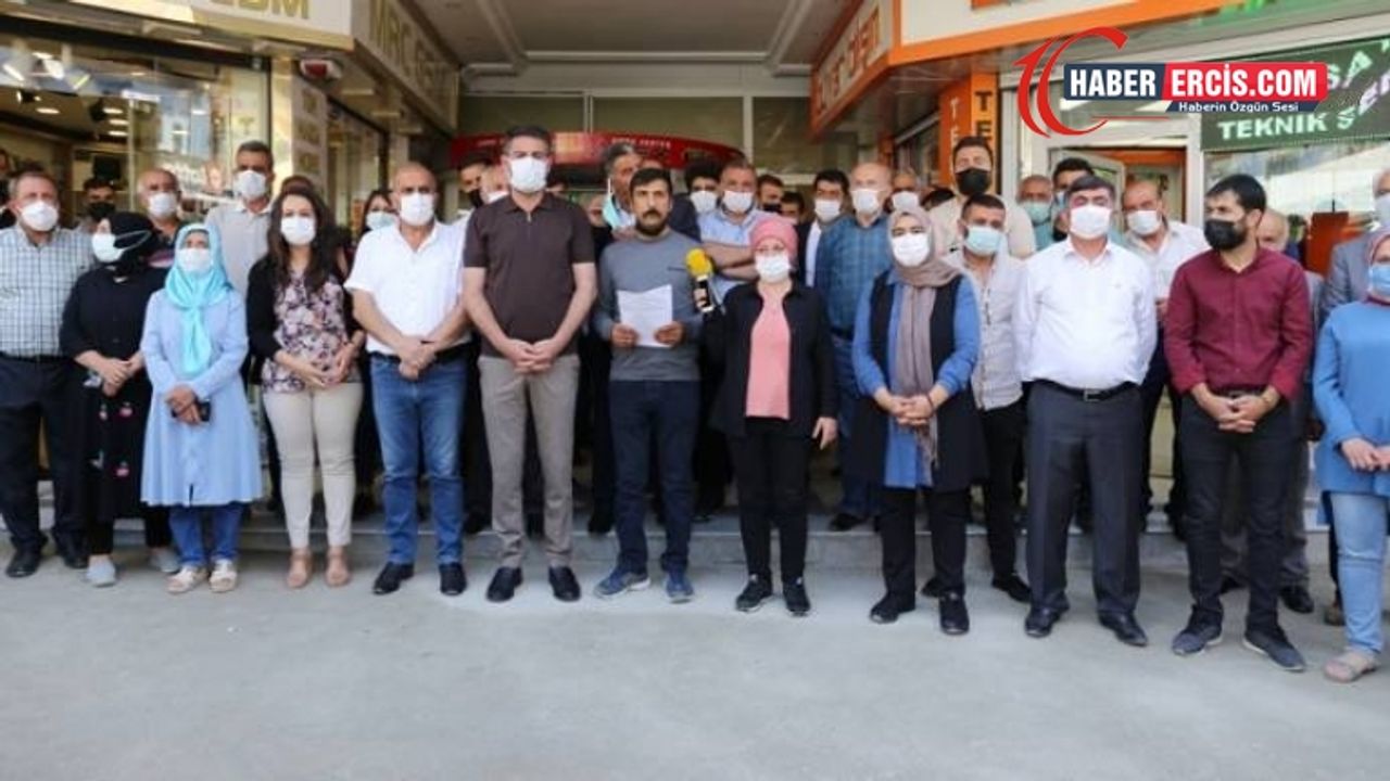 Van'da açlık grevleri ve hak ihlallerine dikkat çektiler