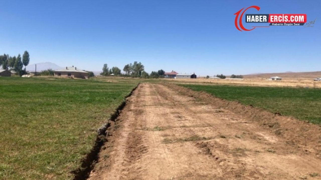 Erciş'te Asker ve korucularla mahalleye giren DSİ tapulu arazileri kazıyor!