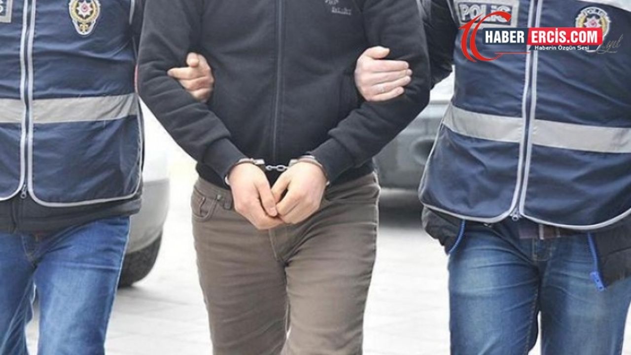 Erciş'te ev baskınları: 4 kişi gözaltına alındı