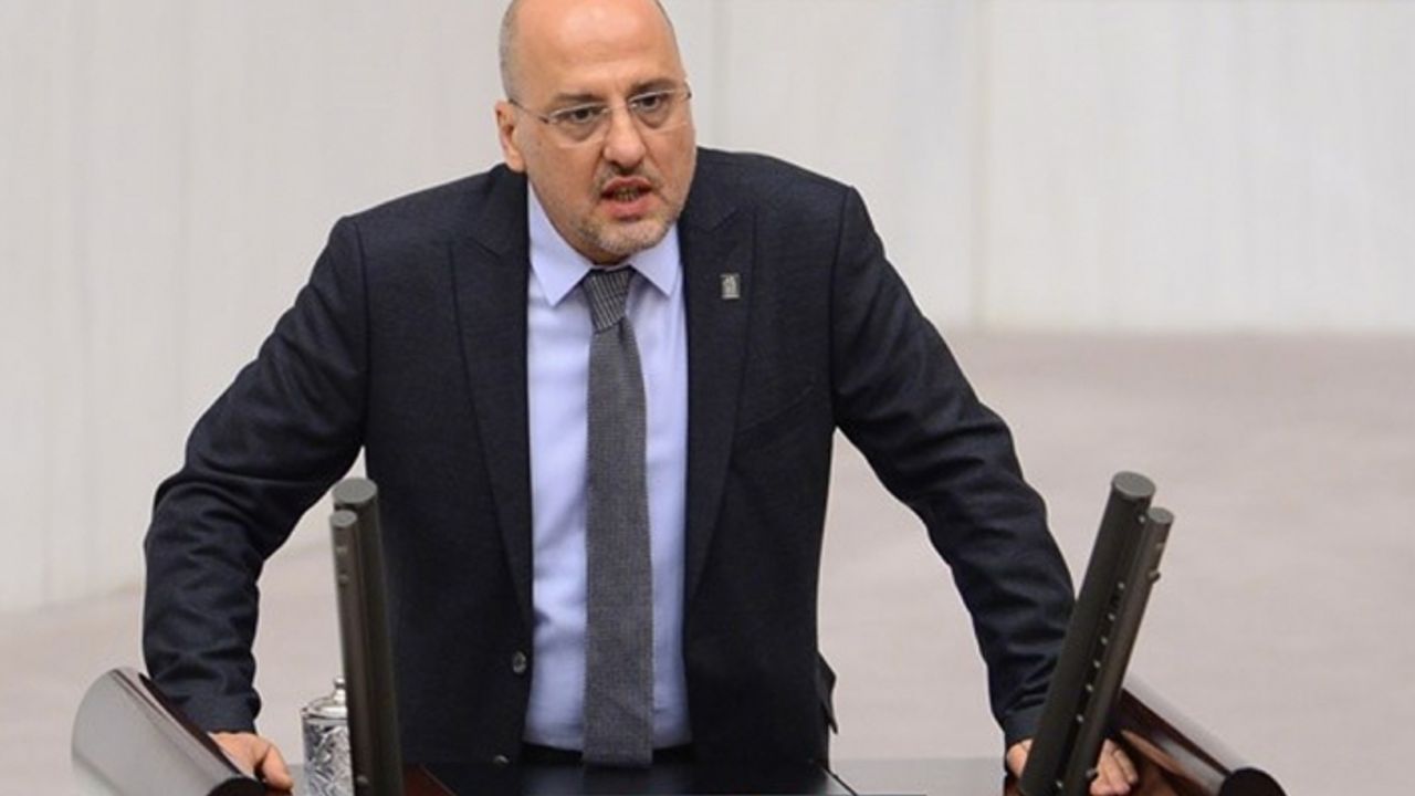 Ahmet Şık, Saray’a sordu: MİT raporunda adı geçen AKP’liler kimler?