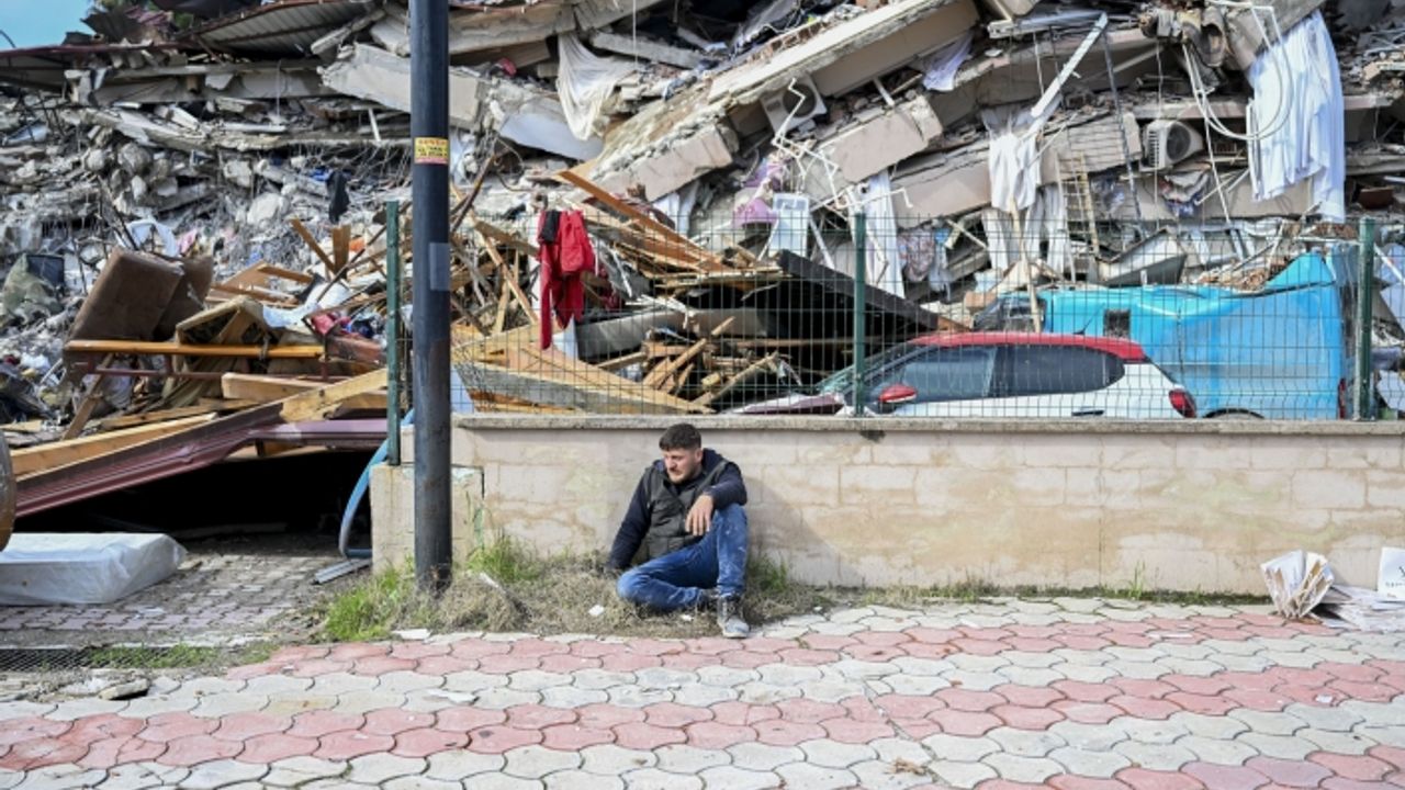 Van’da depremzedeler için yardım toplanıyor