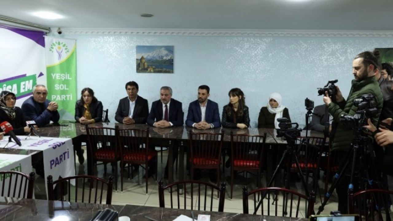 Yeşil Sol Parti Van ve Mersin'de gazetecilerle buluştu