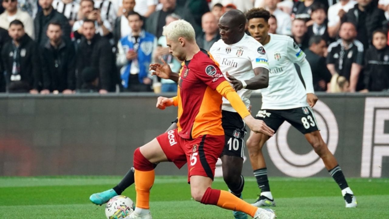 Dev derbide Beşiktaş Galatasaray'ı 3-1 mağlup etti.
