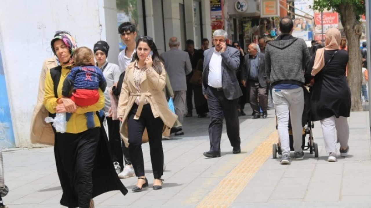 Van sokakları: Kimliğimizi tanımayanları sandıkta göndereceğiz