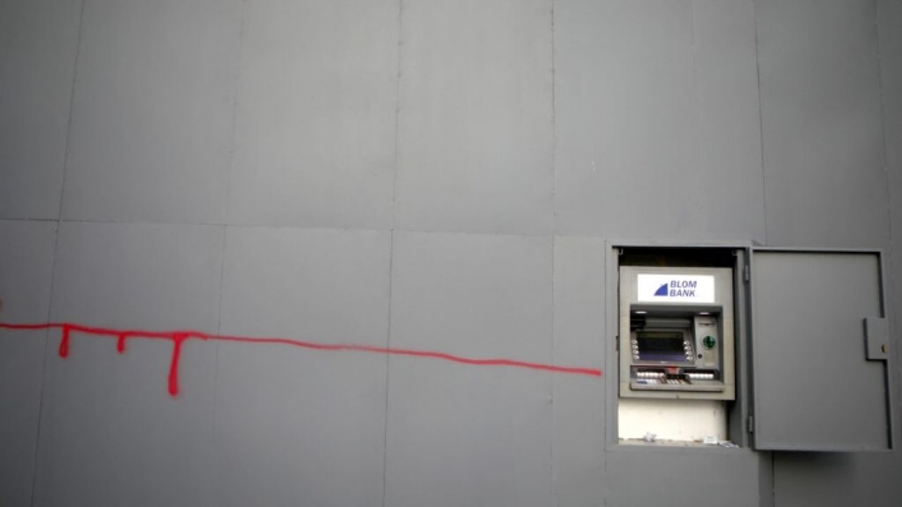 Devalüasyon ve dolar yasağı derken, şimdi de memur maaş krizi