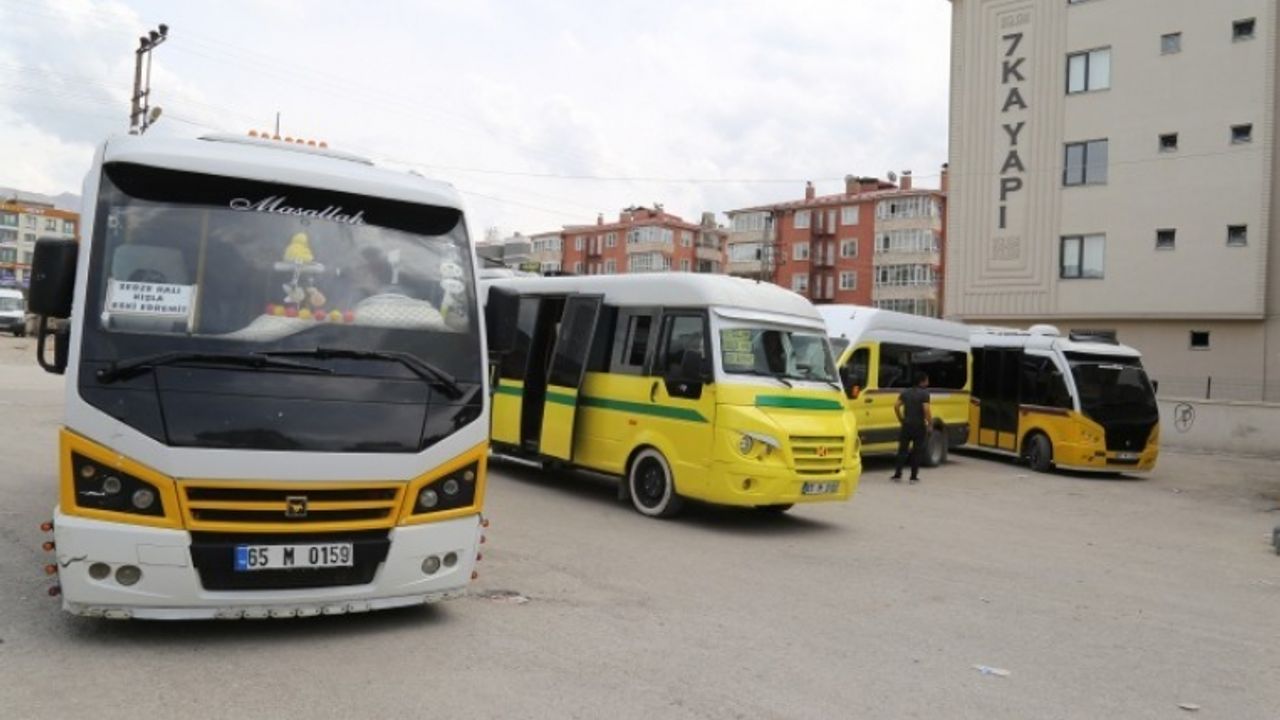 Van'da Şoförlerden zam tepkisi: Seçim masrafları bizden çıkarılıyor