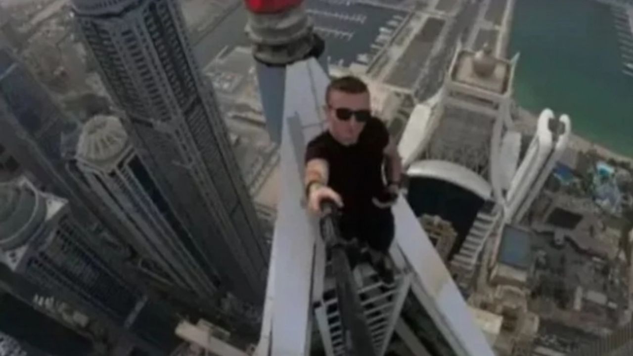 Sosyal medya fenomeni 68'inci kattan düşerek öldü