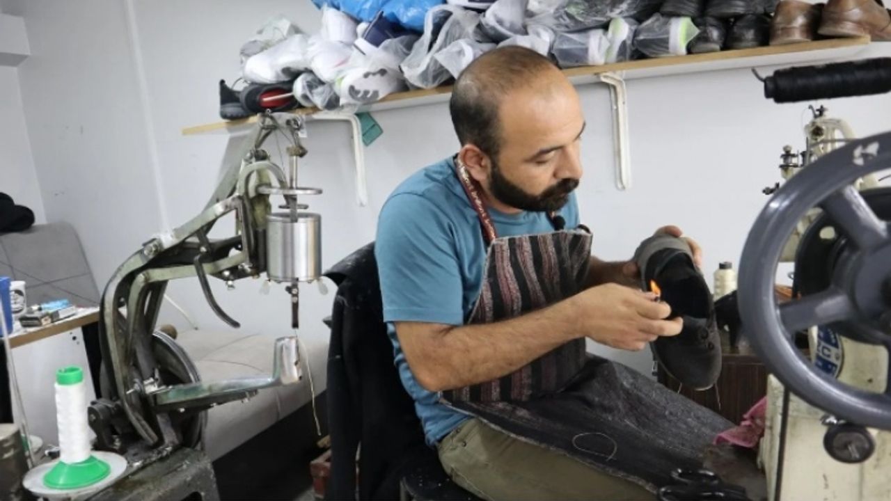 Ekonomik kriz: Van'da İkinci el ayakkabı da alınamaz hale geldi