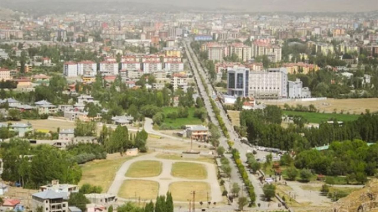 Van'da atanmış AKP'li başkan, belediyeyi 100 milyon TL borçlandırdı