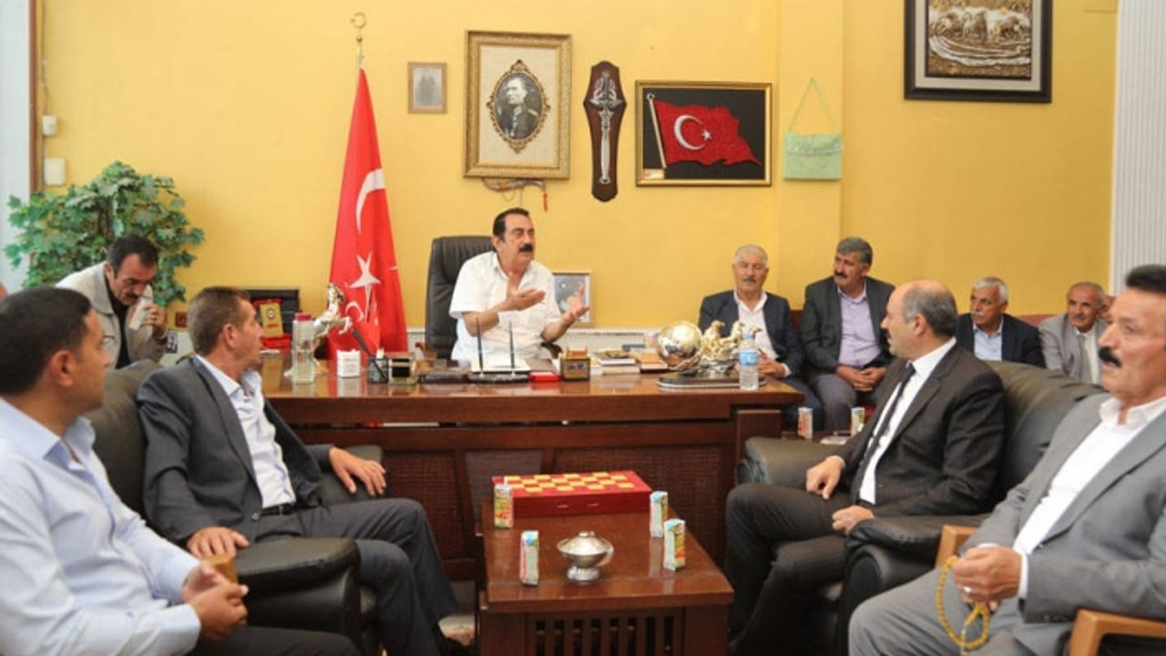 Van'da ekonomik kriz aşiret düğünlerini de vurdu: Yeni kararlar açıklayıp, bazı adetleri kaldırdılar