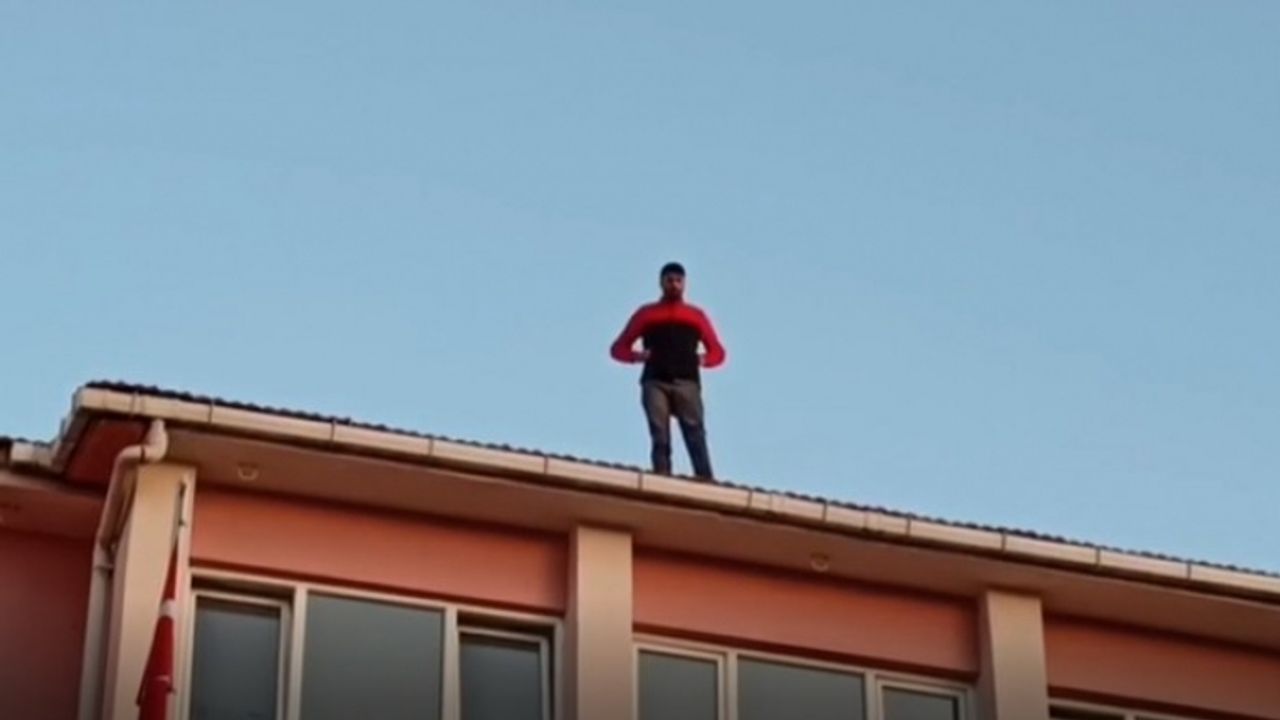 Soma'da çatıya çıkan maden işçisi kazandı