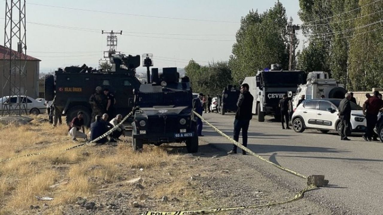 Van'da eski AKP ilçe başkanı komşularının evini taradı: 1 ölü, 7 yaralı