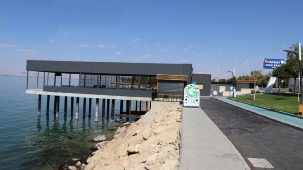 AKP’nin Van Gölü kıyısına yaptığı kafe imara aykırı çıktı