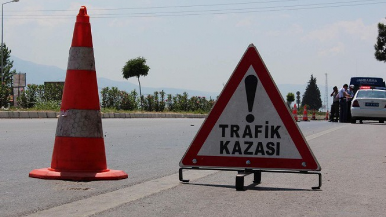 Muradiye'de trafik kazası: 2 ölü 1 yaralı