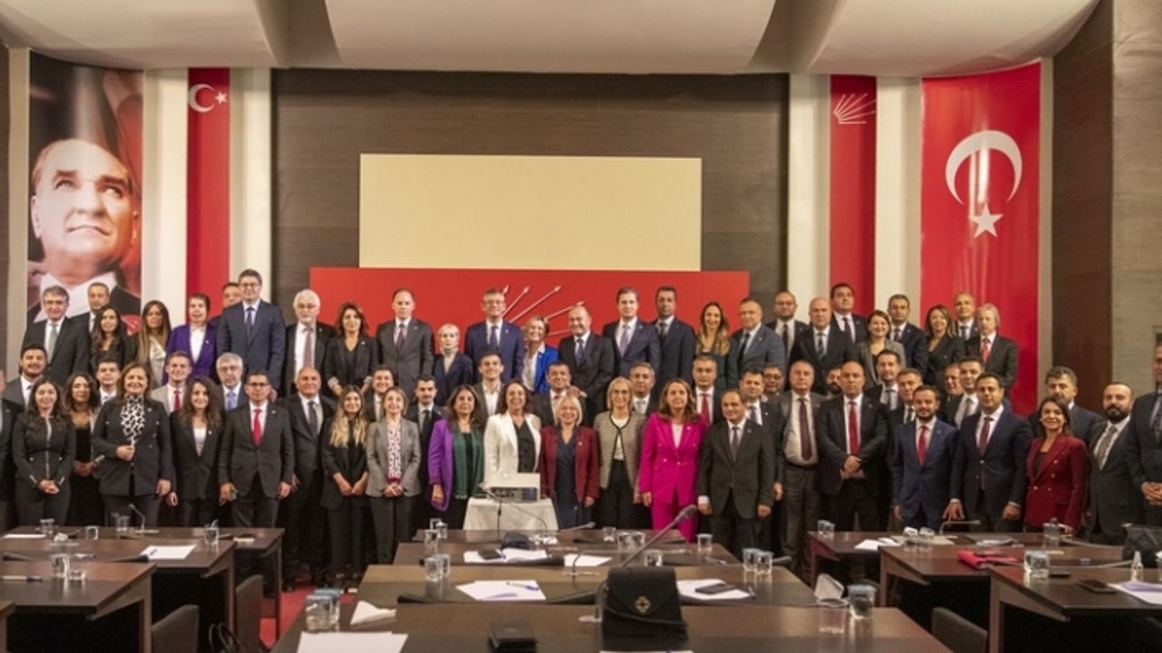 CHP Genel Başkanı Özel, yeni Merkez Yönetim Kurulu üyelerini açıkladı